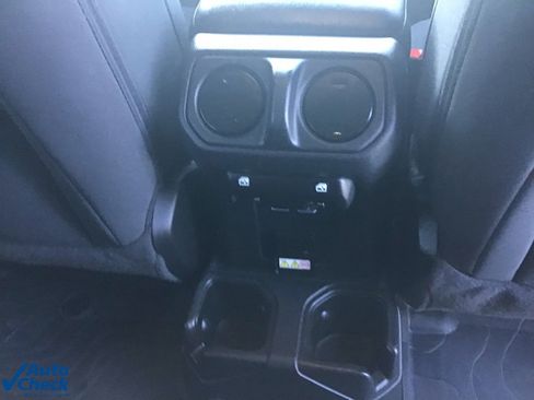 Used 2023 Jeep Wrangler Unlimited Rubicon image 16