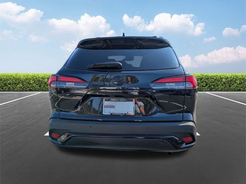 Certified 2023 Toyota Corolla Cross XSE w/ Convenience Package image 5