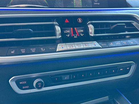 Used 2022 BMW X5 xDrive40i w/ Climate Comfort Package image 16