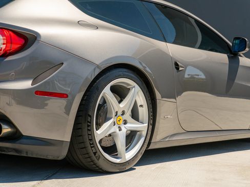 Used 2012 Ferrari FF AWD/4WD image 40