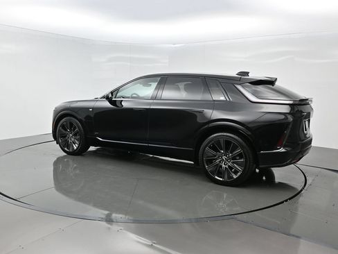 Used 2026 Cadillac Lyriq Signature Sport AWD/4WD image 3