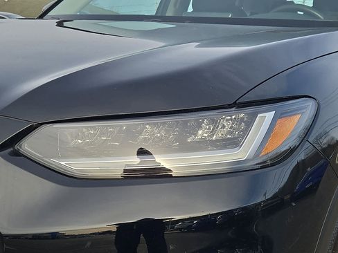 Certified 2023 Honda HR-V LX image 10