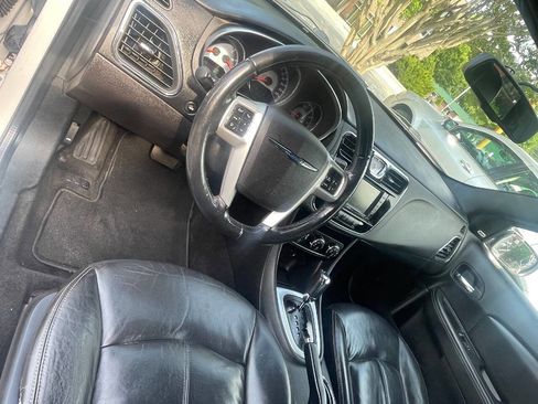 Used 2011 Chrysler 200 Limited image 13