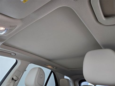 Used 2023 Mercedes-Benz GLE 450 4MATIC w/ AMG Line Exterior image 11