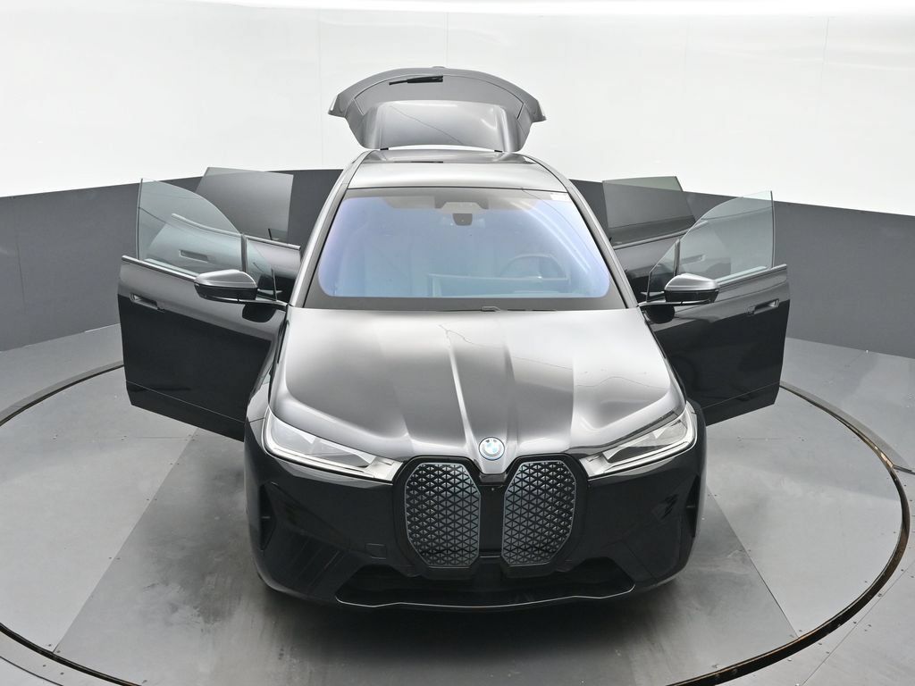 Used 2024 BMW iX xDrive50 w/ Premium Package AWD/4WD image 43