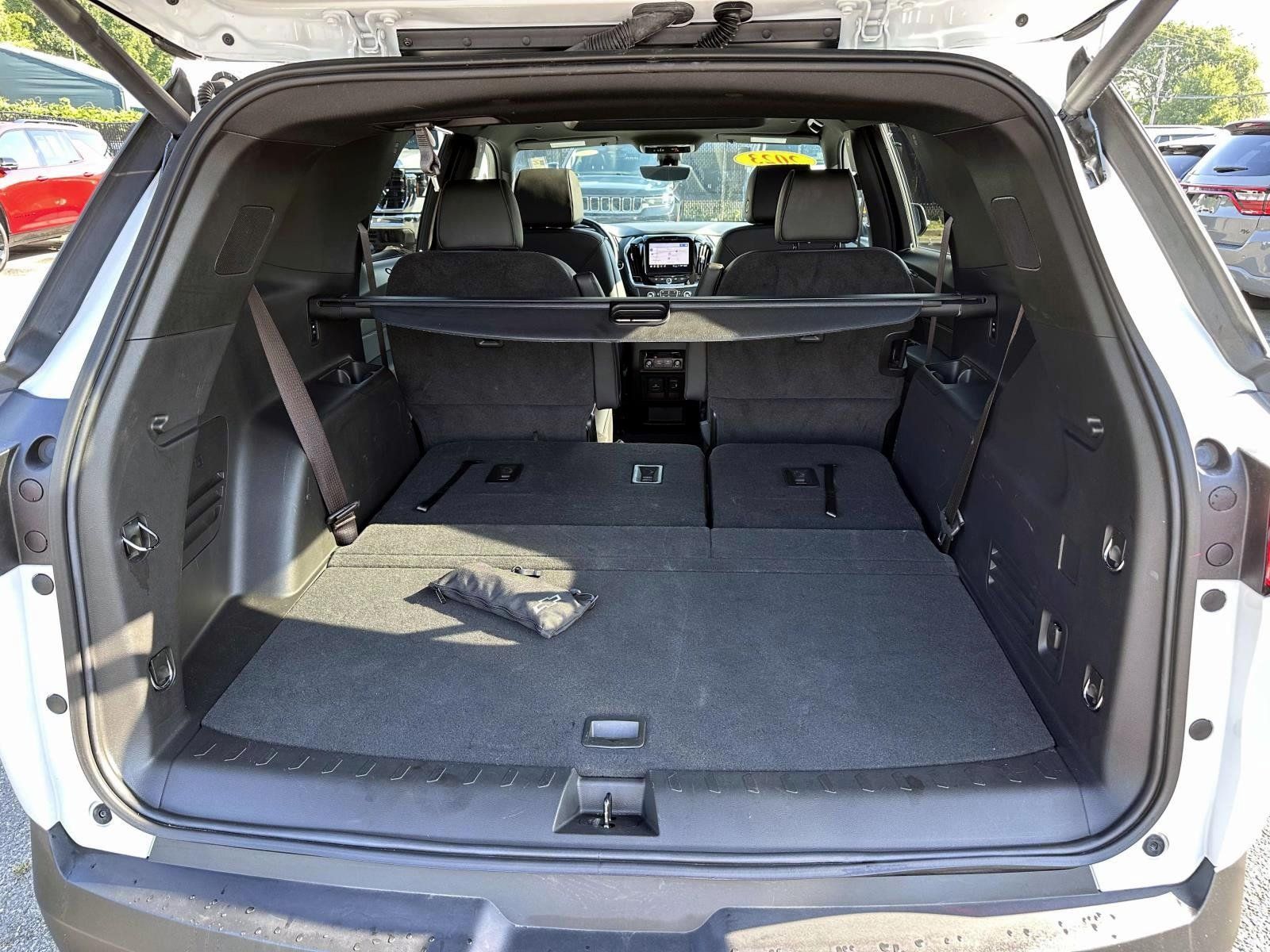 Used 2023 Chevrolet Traverse RS w/ LPO, Cargo Package AWD/4WD image 7