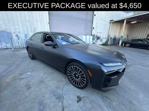 Used 2026 BMW i7 xDrive60 AWD/4WD image 3