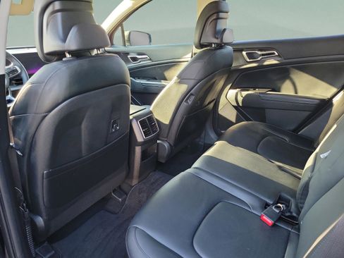 Certified 2025 Kia Sportage EX w/ Premium Package FWD image 29