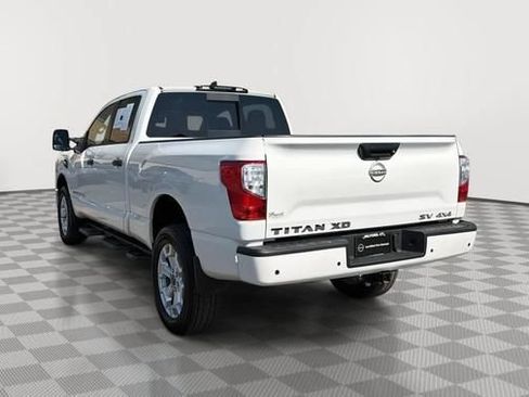Used 2024 Nissan Titan SV w/ SV Convenience Package AWD/4WD image 5