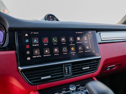 Certified 2023 Porsche Cayenne S Platinum image 18