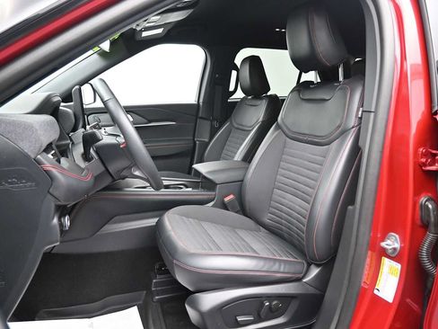 Used 2025 Ford Explorer ST-Line w/ ST-Line Street Pack AWD/4WD image 11