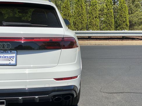 Used 2025 Audi SQ8 Premium Plus AWD/4WD image 24