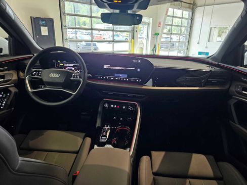 New 2025 Audi Q5 Premium Plus image 17