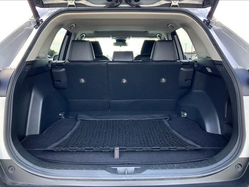 Used 2019 Toyota RAV4 XLE Premium FWD image 34