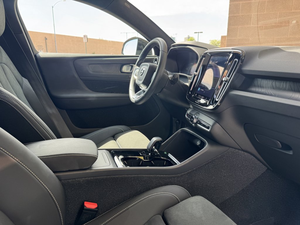 Used 2023 Volvo C40 P8 Recharge Plus w/ Protection Package Premier AWD/4WD image 39