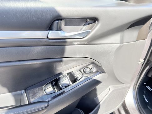 Used 2023 Nissan Altima 2.5 SV FWD image 23