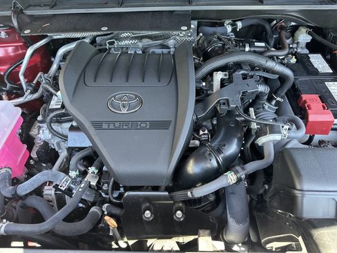 Used 2024 Toyota Highlander Platinum image 9