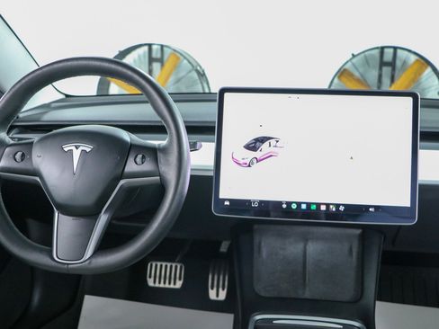 Used 2021 Tesla Model 3 Standard Range Plus RWD image 16