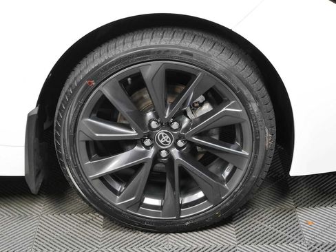 Used 2025 Toyota Corolla SE w/ SE Premium Package AWD/4WD image 5