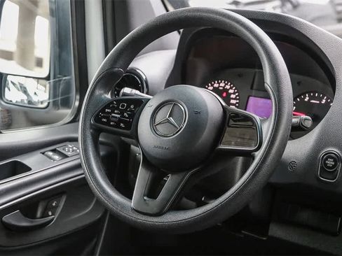 Used 2020 Mercedes-Benz Sprinter 2500 image 13
