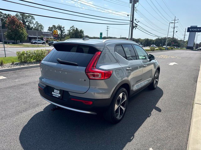 Certified 2025 Volvo XC40 B5 Core w/ Protection Package Premier AWD/4WD image 5