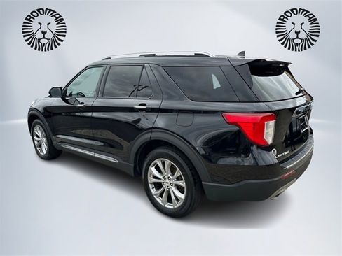 Certified 2023 Ford Explorer Limited w/ Equipment Group 301A image 7
