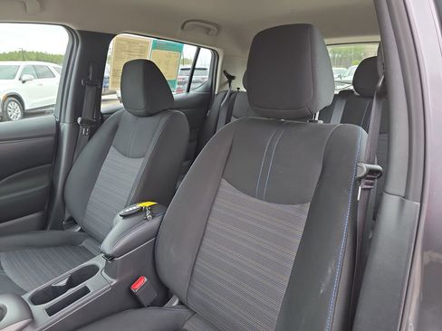 Used 2025 Nissan Leaf S image 18