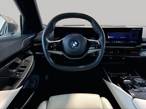 Certified 2024 BMW 530i xDrive w/ Premium Package AWD/4WD image 5