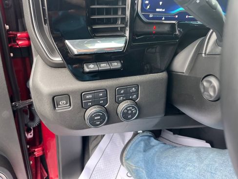 Used 2023 Chevrolet Silverado 1500 High Country w/ Technology Package image 13