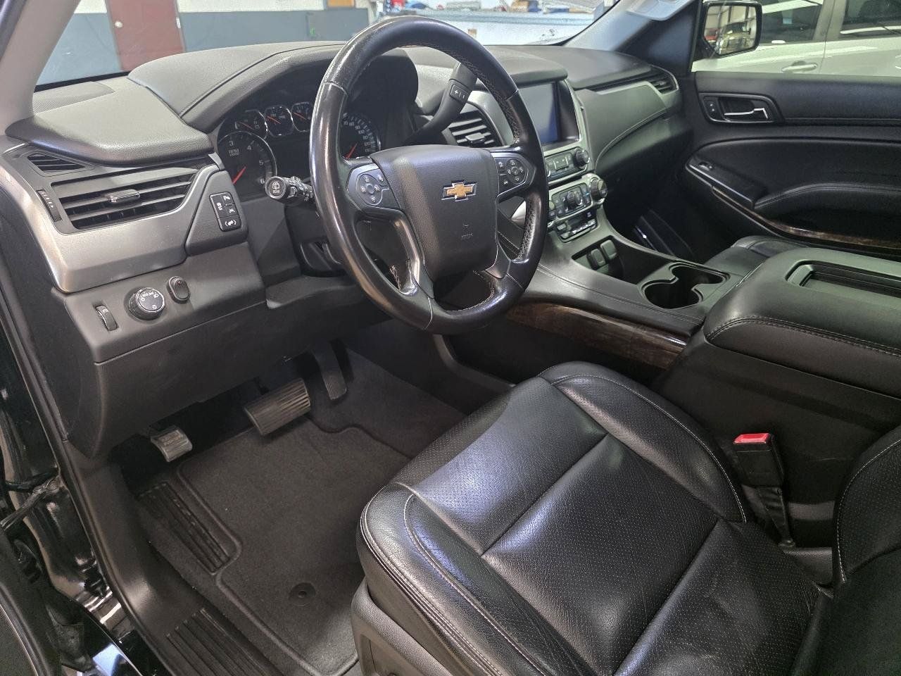 Used 2020 Chevrolet Suburban LS w/ Enhanced Driver Alert Package RWD image 8