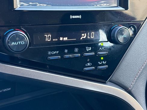 Used 2020 Toyota Camry LE image 16