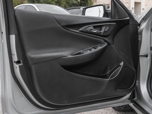 Used 2020 Chevrolet Malibu LT image 44