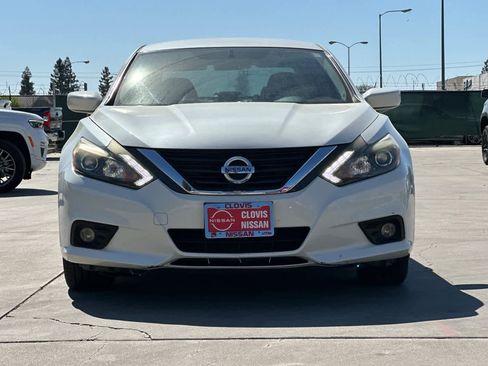 Used 2016 Nissan Altima 2.5 SR w/ LED Appearance Package image 11