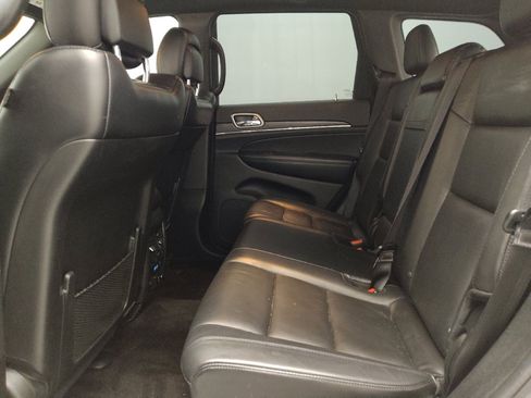 Used 2018 Jeep Grand Cherokee Limited image 18