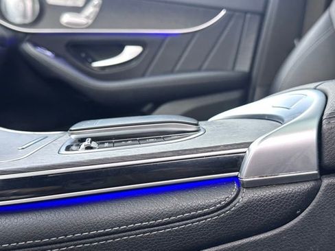 Used 2021 Mercedes-Benz GLC 300 4MATIC image 20