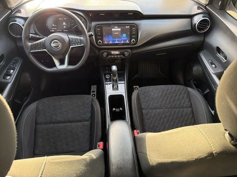 Used 2021 Nissan Kicks SV image 18