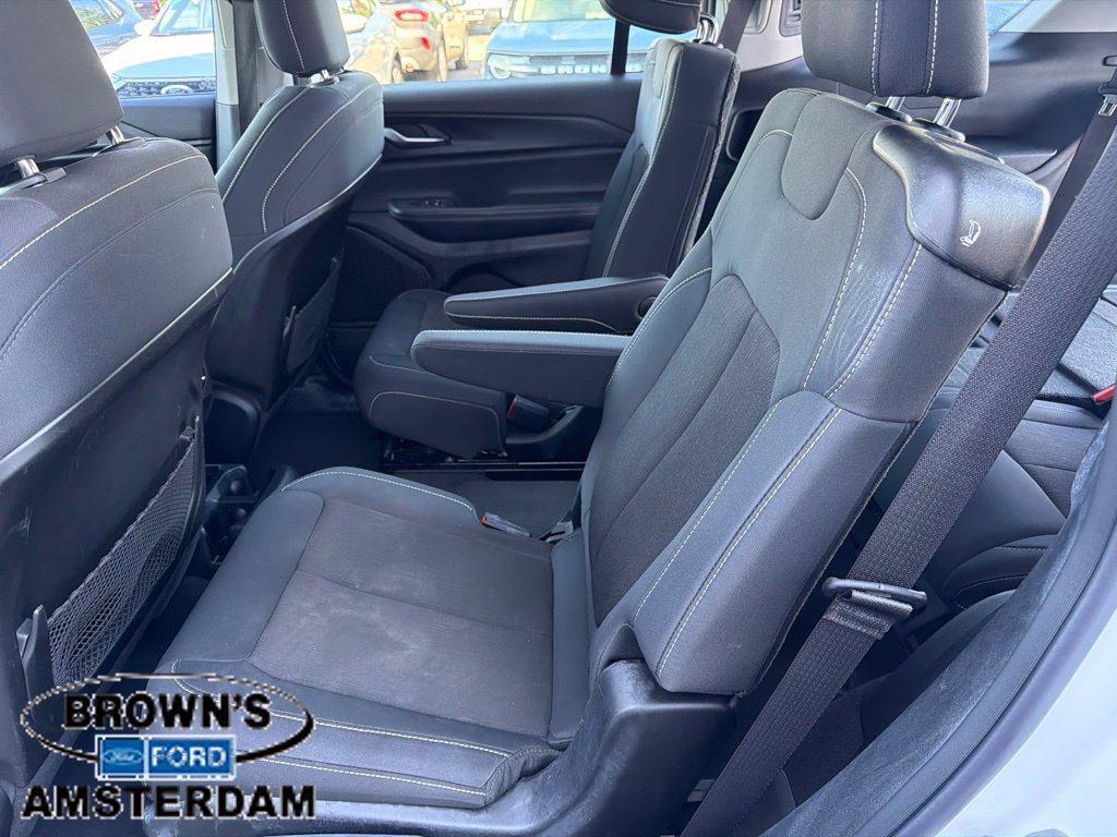 Used 2023 Jeep Grand Cherokee L Laredo AWD/4WD image 16