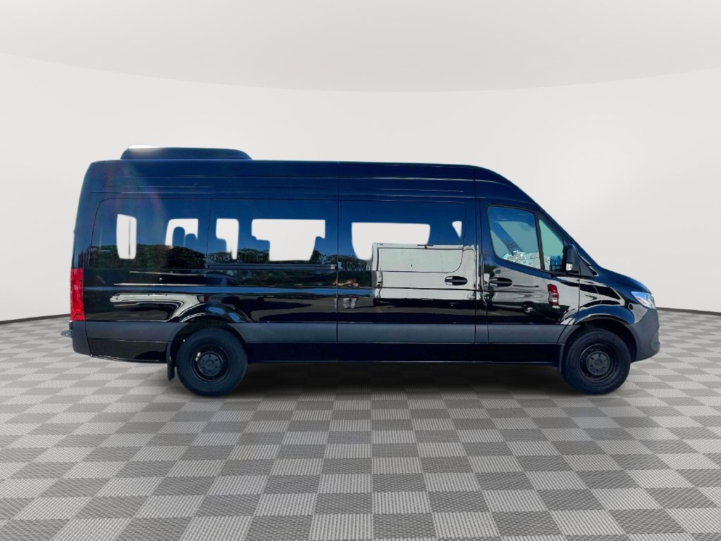 Used 2025 Mercedes-Benz Sprinter 2500 image 8