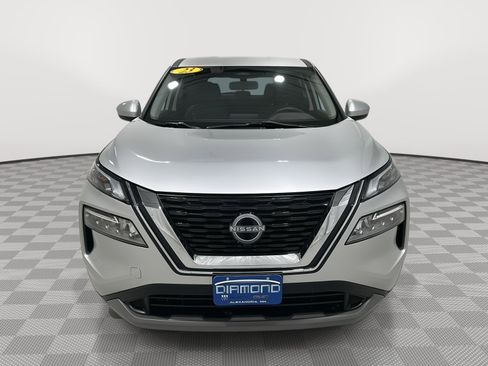 Used 2023 Nissan Rogue SV image 9