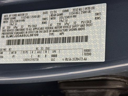 Used 2025 Lincoln Corsair Reserve w/ Equipment Group 202A AWD/4WD image 27