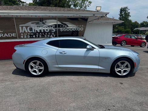 Used 2017 Chevrolet Camaro LT RWD image 2