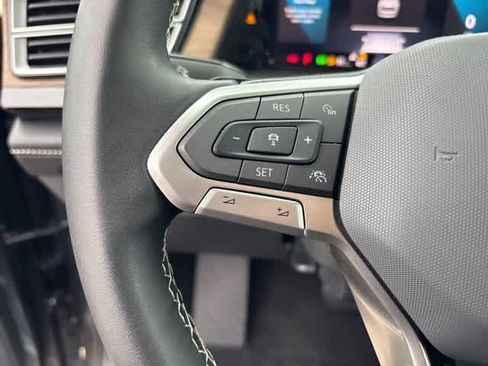 Used 2024 Volkswagen Atlas SE image 11