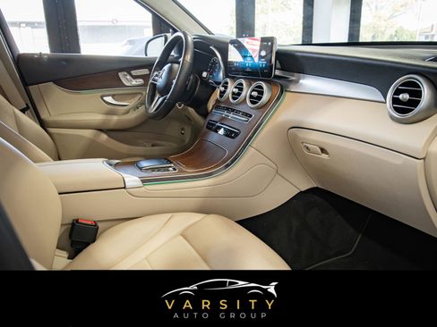 Used 2021 Mercedes-Benz GLC 300 4MATIC w/ Premium Package image 19
