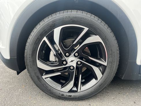 Used 2023 Chevrolet Bolt LT image 10