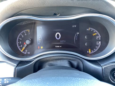 Used 2018 Jeep Grand Cherokee Laredo AWD/4WD image 29