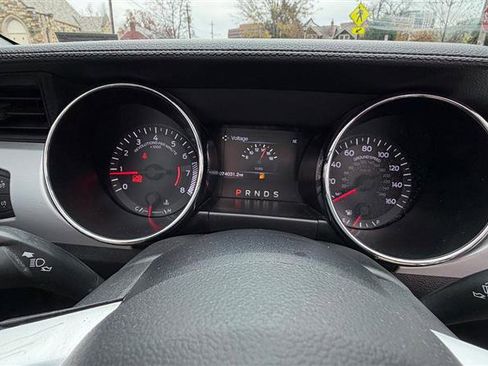 Used 2017 Ford Mustang Premium image 39