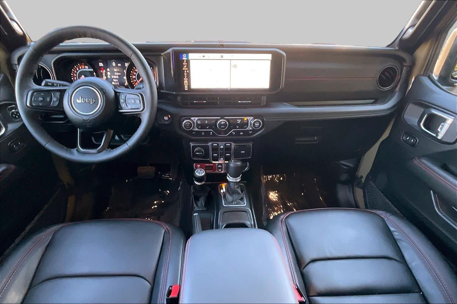 Used 2025 Jeep Gladiator Rubicon AWD/4WD image 13
