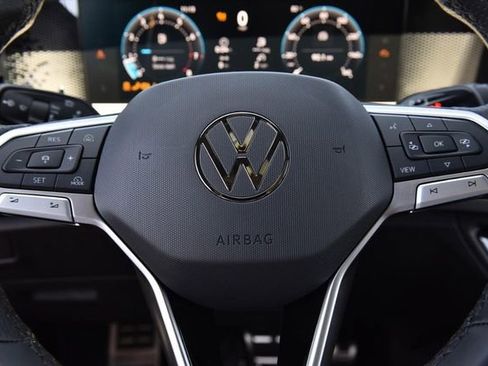 New 2026 Volkswagen Tiguan SE R-Line AWD/4WD image 18