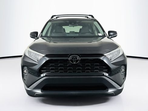 Used 2021 Toyota RAV4 XLE w/ Convenience Package FWD image 2