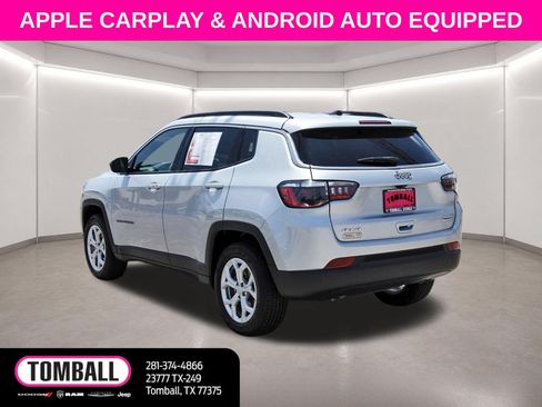 Used 2024 Jeep Compass Latitude AWD/4WD image 5